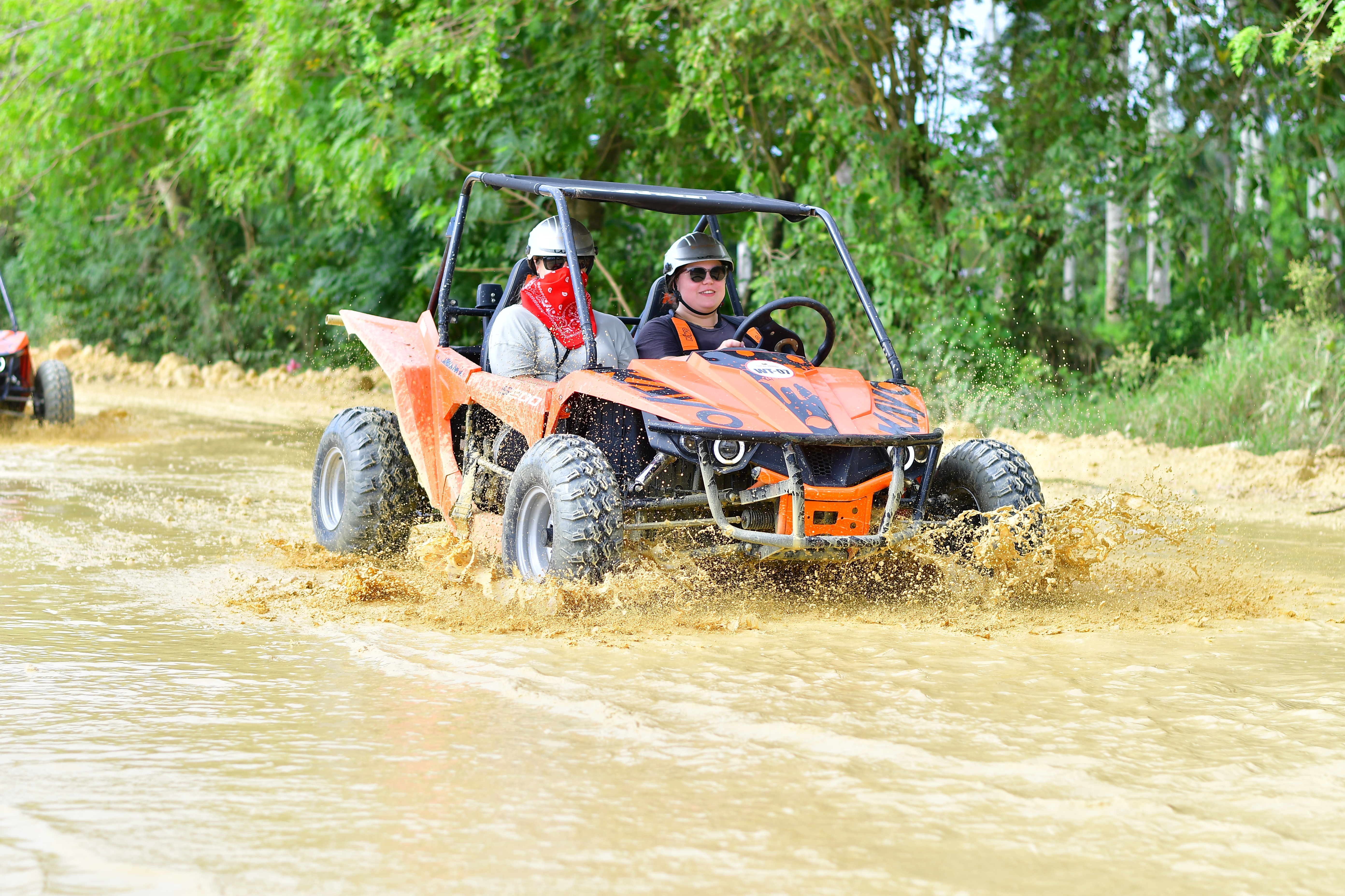 Wild Trails Classic: Lodo, Cueva y Playa Macao