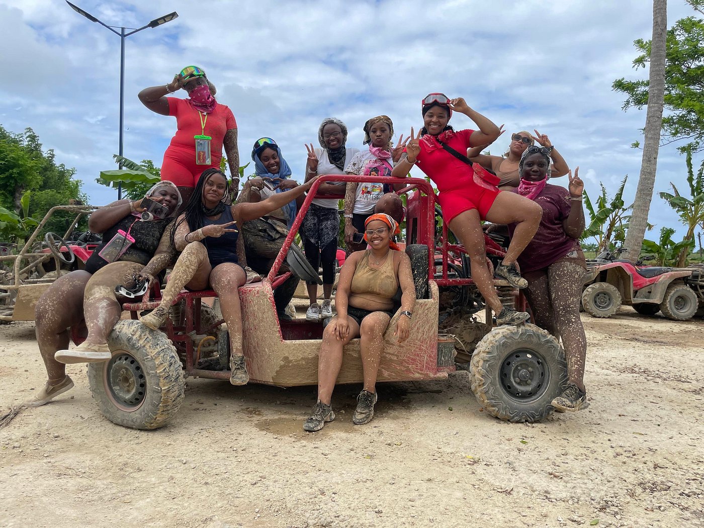 Wild Trails Family Adventure: Buggy Familiar, Cueva Azul y Playa Macao